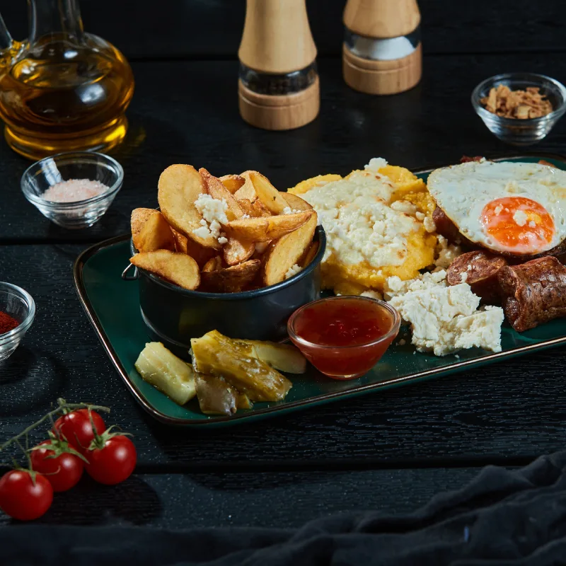 Restaurant Targu Neamt tochitura